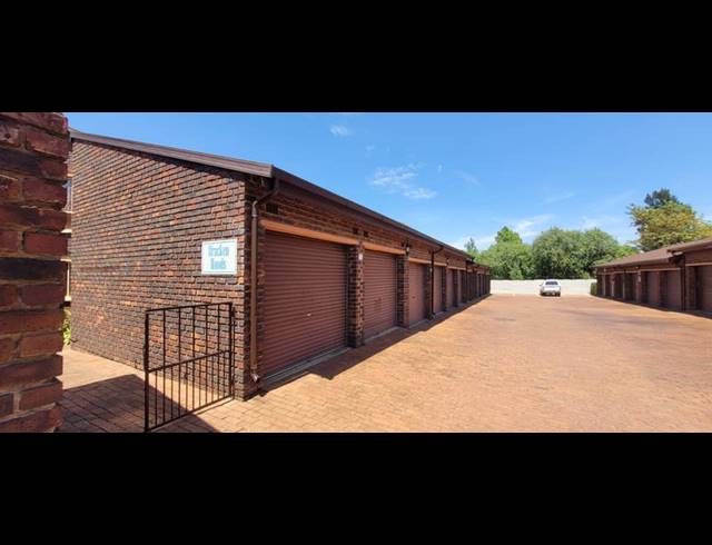 3 BEDROOM TOWNHOUSE FOR SALE IN BRACKENHURST